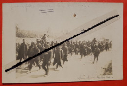 Carte Photo  à Confirmer- Prisonniers Fait à Craonne - Le 17 Aout 1917 - Sous Officiers De Chez Nous ( Militaire ) - Craonne