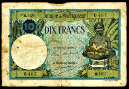 A8  MADAGASCAR   BILLETS DU MONDE    BANKNOTES  10 FRANCS 1953 - Madagascar