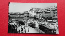 Zagreb.Trg Republike.Tramways 9,11 - Strassenbahnen