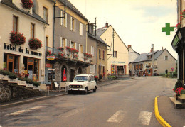 23-P-FO : 3303 : EYGURANDE. ROUTE DE CLERMONT. HOTEL DE LA MAIRIE  AUTOMOBILE. 4 L RENAULT - Eygurande