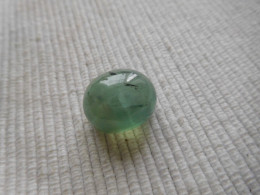 Cabochon De Prehnite Verte, Taille Ovale 21.86 Carats. CL21 - Autres & Non Classés