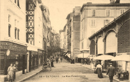 Bayonne * La Rue Poissonnerie * Droguerie * Halle Marché - Bayonne