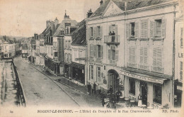 Nogent Le Rotrou * L'hôtel Du Dauphin Et La Rue Charronnerie - Nogent Le Rotrou