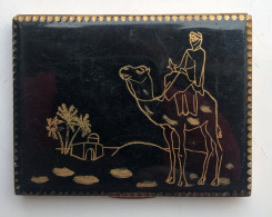 Beau Poudier Oriental En Métal Doré Avec Homme Sur Chameau - Marque SABOR - Accessories