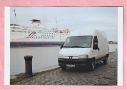 PHOTOGRAPHIE - PORT DE DUNKERQUE - PEUGEOT BOXER Et SEAFRANCE   " RENOIR  " (7)  PORT D'ATTACHE : CALAIS - Bateaux