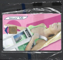 Télécarte 120U-F1343M- GEM 1-07/05-CABINE FEMME MODE5-%70000Ex NSB - 2005