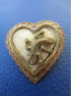 Petite Broche Ancienne Laiton/ En Forme De Cœur Avec Salamandre Au Centre/avec épingle/ Vers 1900-1930      INS127 - Brooches