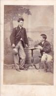 2 Alpinistes Randonneurs Enfants Suisses CDV Jean Chomel à Genève Suisse - Anciennes (Av. 1900)
