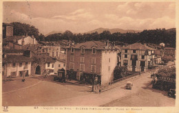 St Jean Pied De Port * Place Du Marché * Restaurant * Autos * Vilalgeois * Pompe à Essence - Saint Jean Pied De Port