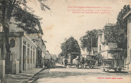 Loures * Départ Des Omnibus Pour Barbazan , Rue Principale * Attelage Chevaux - Autres & Non Classés