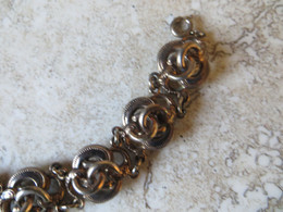 Bracelet Ancien ( Année 40/50) En Métal Cuivré Maillon En Forme De Rosace - Longueur 18 Cm Fermoir Inclus - Altri & Non Classificati