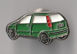 PIN'S THEME AUTOMOBILE  VERTE   FIAT - Fiat