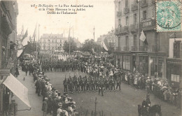 St Nazaire * La Rue Amiral Courbet * La Place Marceau , Le 14 Juillet * Défilé De Régiment De L'infanterie - Saint Nazaire