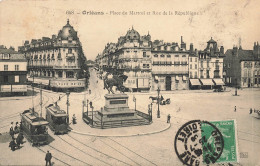 Orléans * La Place Du Martroi Et Rue De La République * Tram Tramway - Orleans