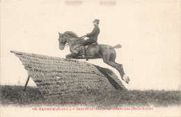 Saumur * Saut De La Claie Avec Contre Bas * Sous Maître * Hippisme Cavalerie Cavalier  - Saumur