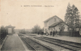 Ste Ménehould * La Gare De Guise * Ligne Chemin De Fer * Arrivée Du Train - Sainte-Menehould