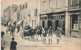 Château Gontier * La Fête Du 5 Juillet * Le Char Romain * Défilé , Rue De La Commune  - Chateau Gontier