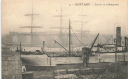 Dunkerque * Les Bateaux En Déchargement , Au Port * Voilier 3 Mâts - Dunkerque