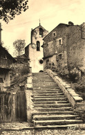 Latour De Carol * Un Coin Du Village , Escalier Et L'église - Andere & Zonder Classificatie