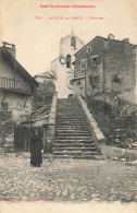 Latour De Carol * Un Coin Du Village Et L'église * Villageois - Andere & Zonder Classificatie