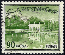 PAKISTAN 1964 QEII 90p Yellow Green, Shalimar Gardens Lahore SG181 FU - Pakistan