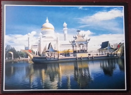 BRUNEI POSTCARD COLORED THE ELEGANT ROYAL BARGE "MAHLIGAI" - Brunei