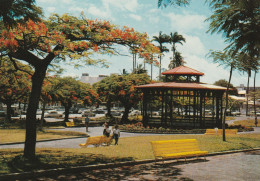 NOUMEA   Place Des Cocotiers Edit  Leon Cale - Nouvelle Calédonie