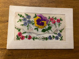 CPA Fantaisie Brodée Ancienne * Bonne Fête * Fleurs Flowers * + Petite Carte - Embroidered