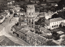 Charroux - La Tour Charlemagne Et Salle Capitulaire (en Avion Au Dessus De ...) - Charroux