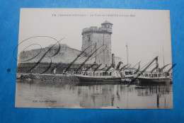Charente Le Fort Du CHAPUS à Basse Mer Bateau Chateau Oleron Depart D17 - Steamers