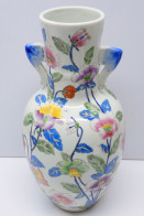 -JOLI VASE PORCELAINE REPUBLIQUE De CHINE Décor De Fleurs Colorées & PAPILLONS   E - Autres & Non Classés