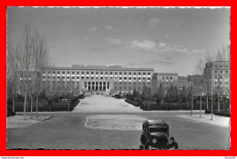 CPSM/pf MADRID (Espagne)  Cité Universitaire, Voiture Ancienne...B872 - Madrid