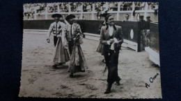 CPSM CORRIDA TOROS Y TOREROS TAUREAU TORERO TOREADOR CONCHITA CINTRON TOUR DE PISTE ED OCANA N° 5 BORD REDECOUPE - Taureaux