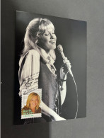 (2 R 17) Australia Maxicard - Singer Olivia Newton-John (from Grease) Now Deceased - Cartes-Maximum (CM)