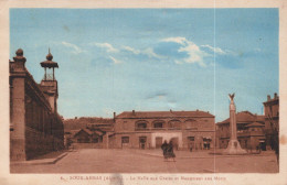 SOUK AHRAS / LA HALLE AUX GRAINS ET MONUMENT AUX MORTS - Souk Ahras