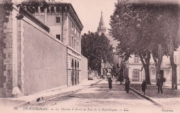 Draguignan - La Maison D'arret Et Rue De La Republique  -  Prison - CPA °J - Draguignan