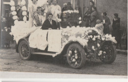 Carte Photo De Mariés Dans Leur Automobile - Noces