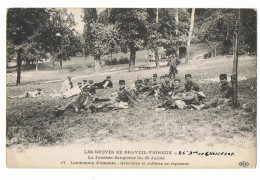 CP ESSONNE - LES GREVES DE DRAVEIL-VIGNEUX-N°17 LENDEMAIN D'EMEUTE-GREVISTES ET SOLDATS SE REPOSENT...... - Sciopero