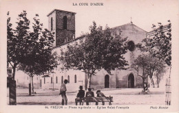 Frejus - La Place Agricola - Eglise Saint François - CPA °J - Frejus