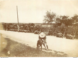 VILLIERS SAINT GEORGES ARRIVEE DU 101e REGIMENT D'INFANTERIE  LE 02/08/1910 PHOTO ORIGINALE 11 X 8 CM - Plaatsen