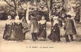 FOLKLORE - Au Berry - La Bourrée Croisée - Carte Postale Ancienne - Otros & Sin Clasificación