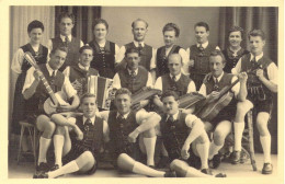 PHOTOGRAPHIE - Groupe De Musiciens - Guitare - Accordéon - Carte Postale Ancienne - Photographs