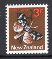 New Zealand 1970-76 Definitives - 3c Lichen Moth MNH (SG 918) - Neufs
