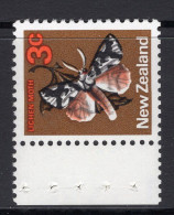 New Zealand 1970-76 Definitives - 3c Lichen Moth - Wmk. Side. Inv. MNH (SG 918b) - Neufs