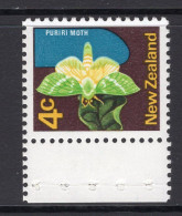 New Zealand 1970-76 Definitives - 4c Puriri Moth - Wmk. Side. Inv. MNH (SG 919b) - HM In Margin - Unused Stamps
