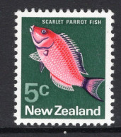 New Zealand 1970-76 Definitives - 5c Scarlet Parrot Fish MNH (SG 920) - Unused Stamps