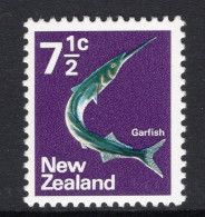 New Zealand 1970-76 Definitives - 7½c Garfish MNH (SG 923) - Neufs