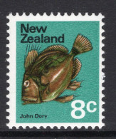 New Zealand 1970-76 Definitives - 8c John Dory MNH (SG 924) - Unused Stamps