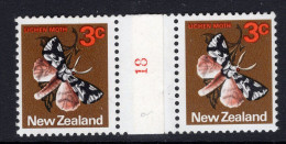 New Zealand 1970-76 Definitives - Coil Pairs - 3c Lichen Moth - No. 18 HM - Neufs