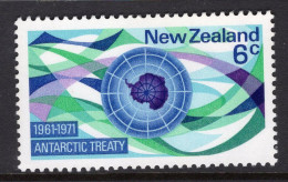 New Zealand 1971 Tenth Anniversary Of Antarctic Treaty MNH (SG 955) - Neufs